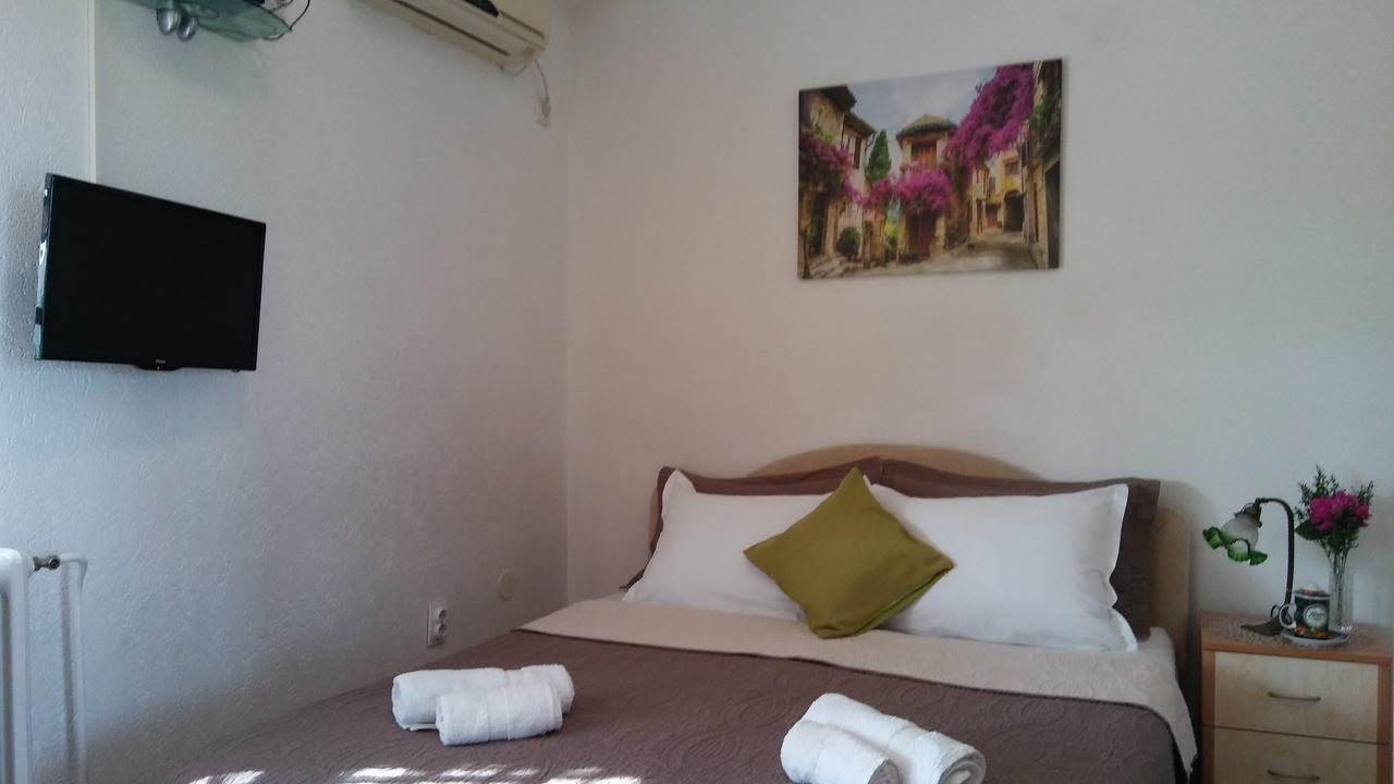 Guest House Villa Castio Petrovac Exterior photo