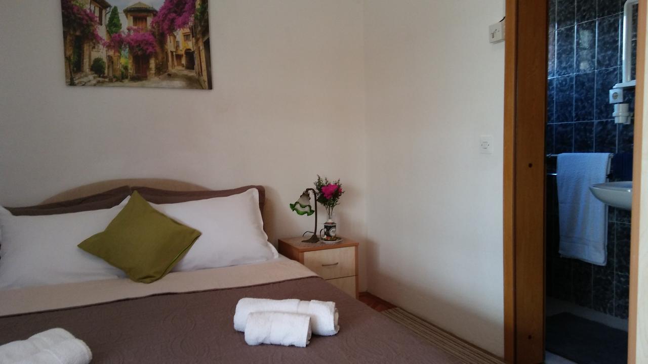 Guest House Villa Castio Petrovac Exterior photo
