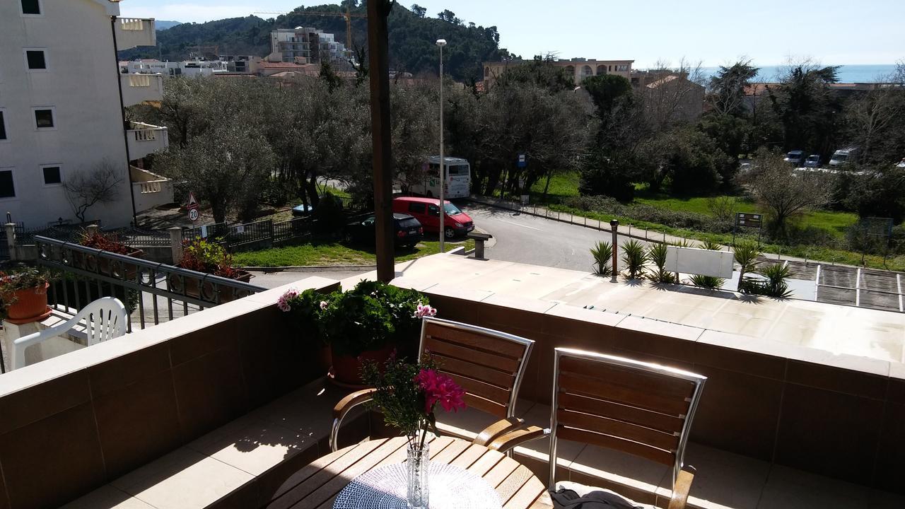 Guest House Villa Castio Petrovac Exterior photo