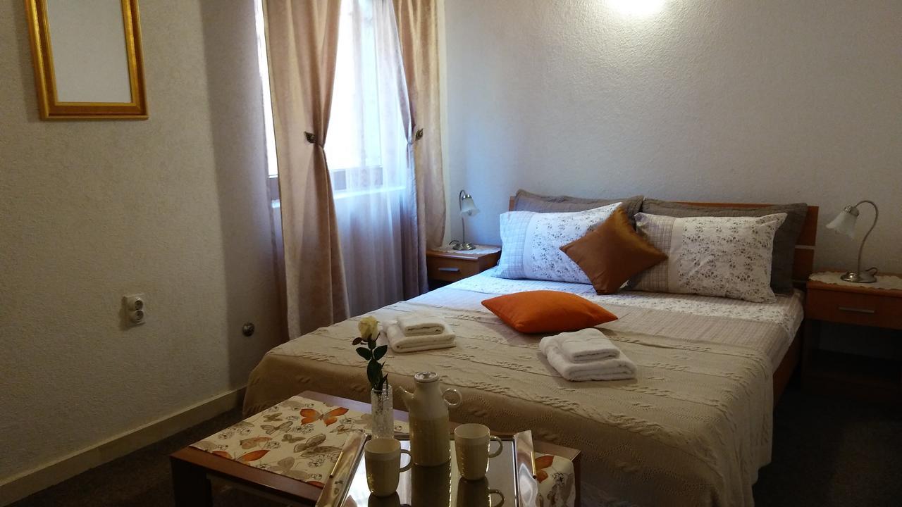 Guest House Villa Castio Petrovac Exterior photo