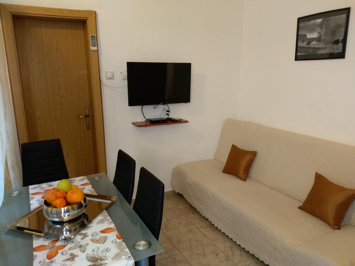 Guest House Villa Castio Petrovac Exterior photo