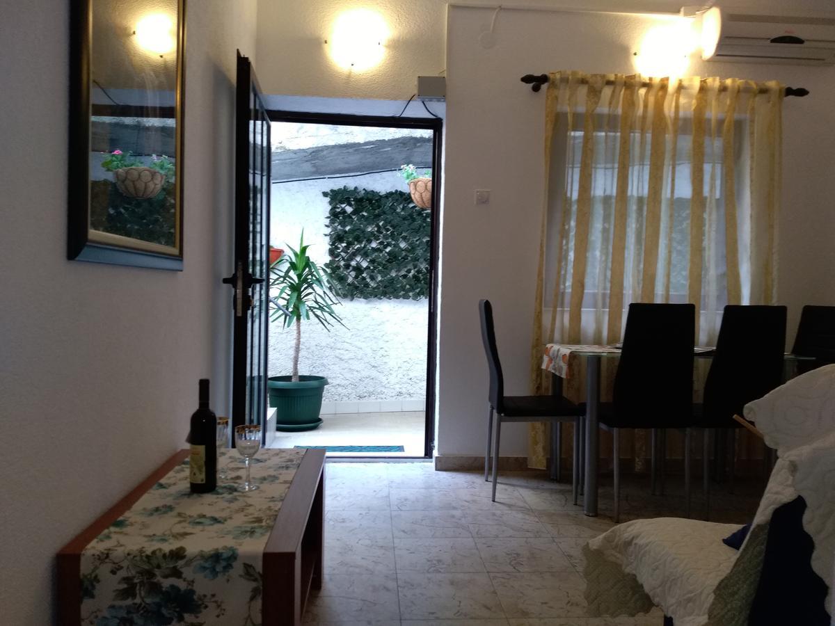 Guest House Villa Castio Petrovac Exterior photo