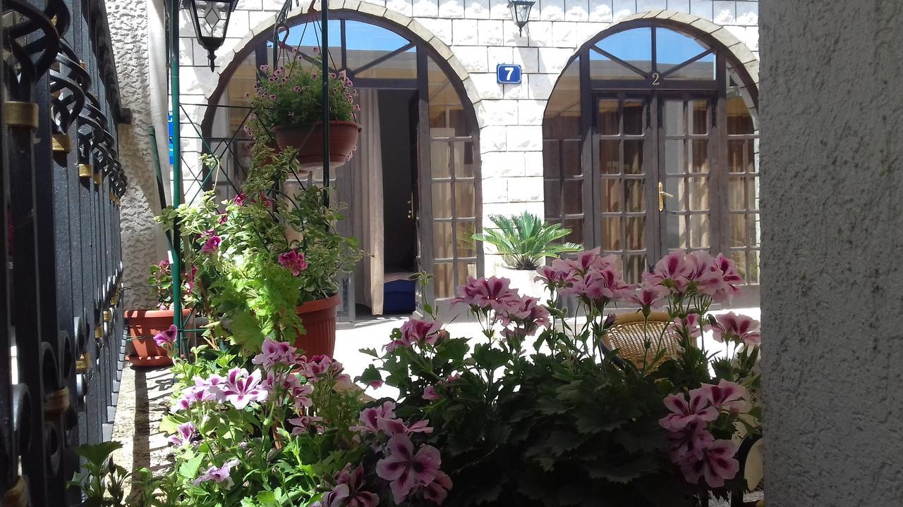 Guest House Villa Castio Petrovac Exterior photo