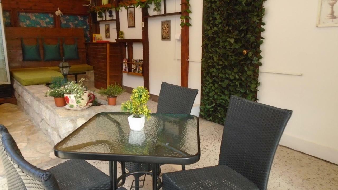 Guest House Villa Castio Petrovac Exterior photo